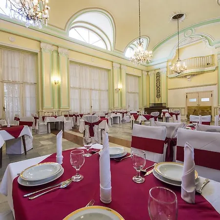 Hotel Tisza és Thermálfürdő