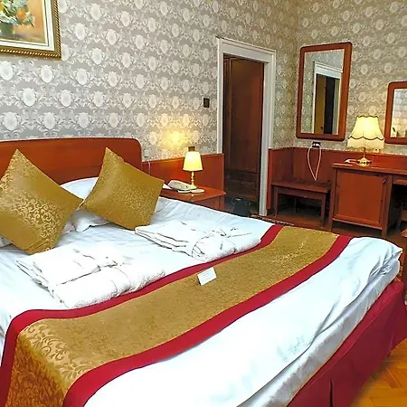 Tisza Es Thermalfuerdo Hotel Szolnok